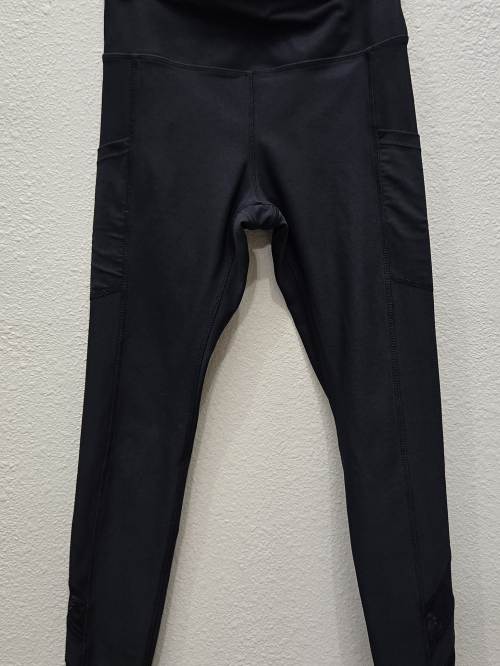 Mondetta Black Woman's Leggings with Side Pockets